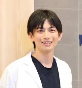 髙井 佑輔