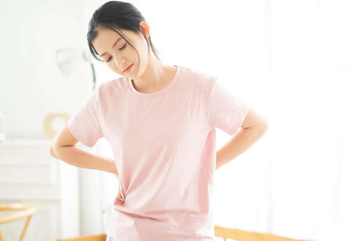腰が痛い原因は？内臓と脊椎の病気から起こる腰痛を、男性女性別に解説